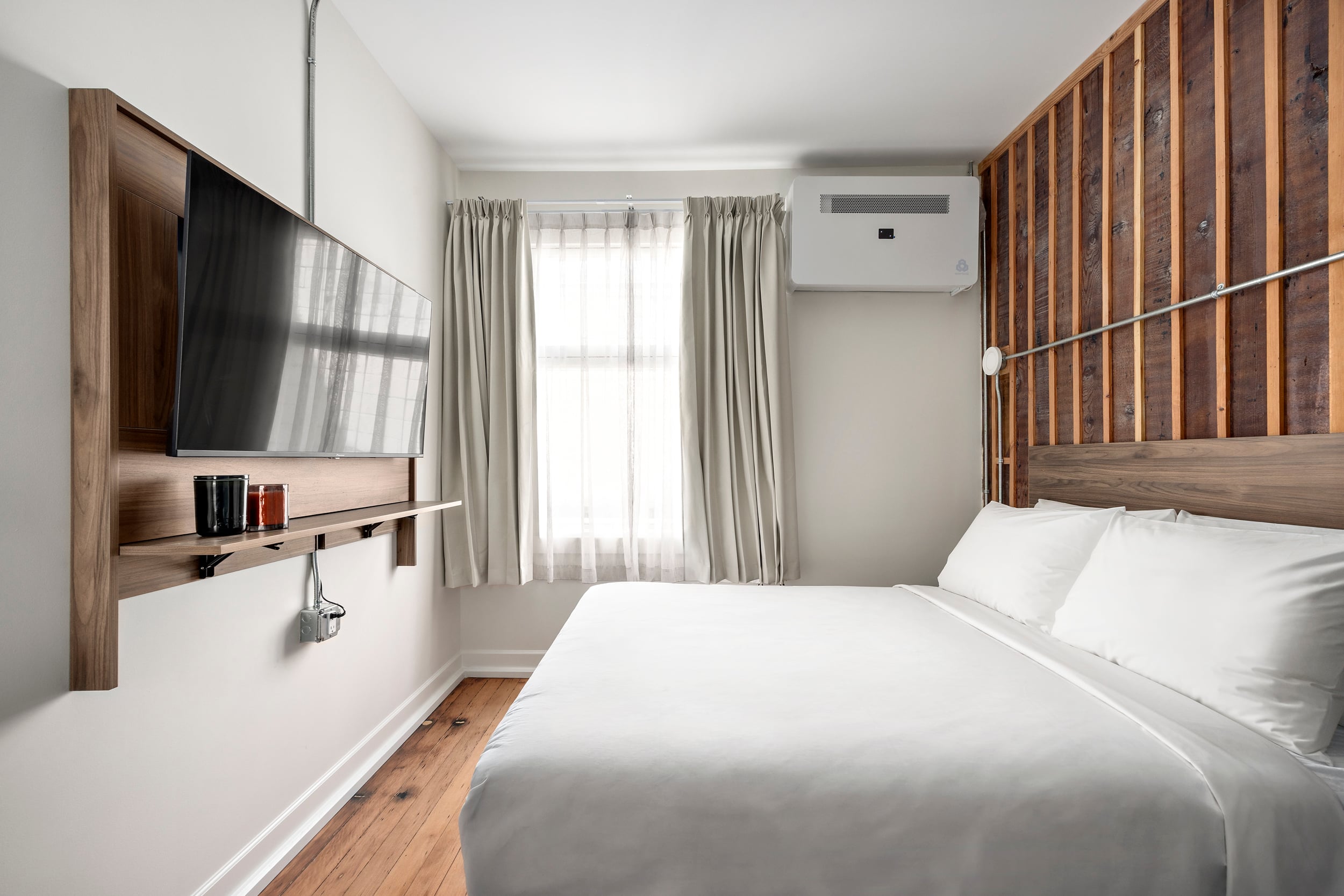Compact room at Hotel Modo, seating area detail
